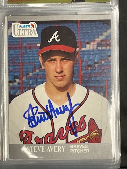 I randomly found Steve Avery signing autographs on the back fields at #Braves spring training in Orlando several years back. Few recognized him, so the crowd was thin, and he was really very personable.