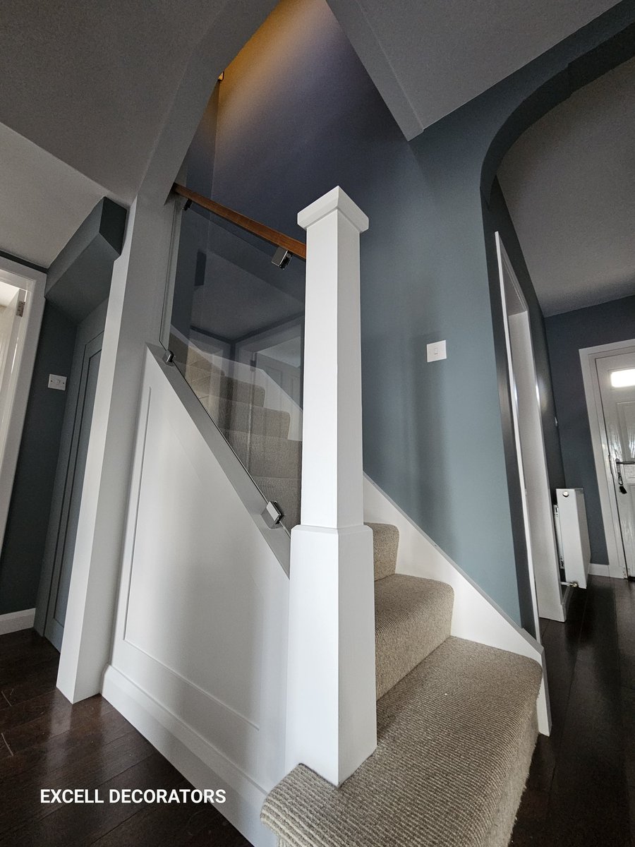 excelldecorator's tweet photo. Recent job completed. F&amp;B colours :- Ammonite, De Nimes and Brassica. White satin on the woodwork, white flat matt on the ceilings. Worked out well 👌🏼 https://t.co/arUbzS3pzD