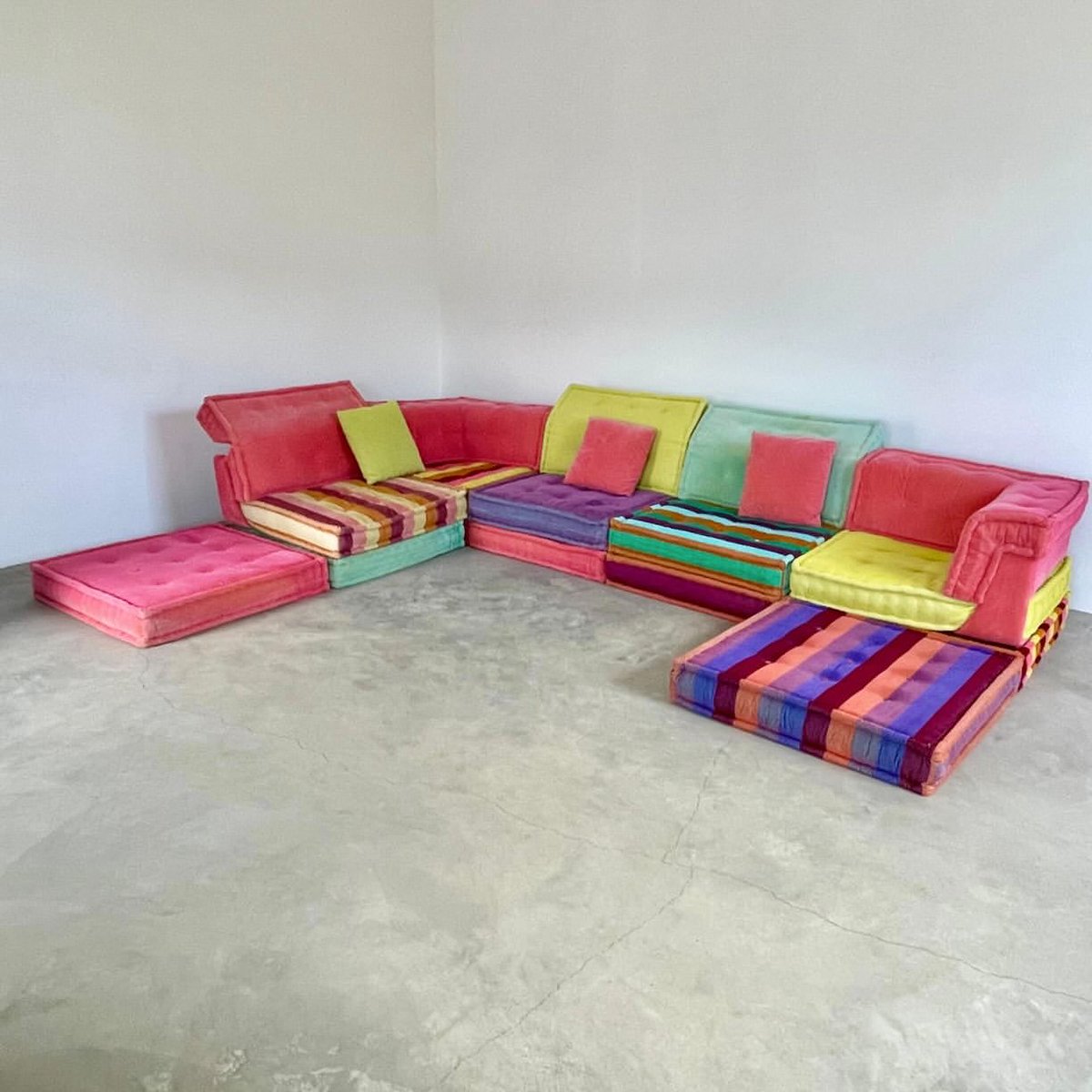 designdocument's tweet image. "Mah Jong" Modular sectional Sofa by Hans Hopfer for Roche Bobois (1970s) ποΈπ