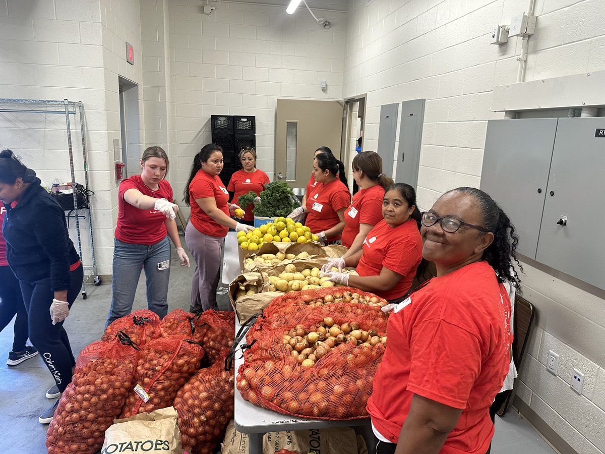 Gesireth Mariscal (@ms_mariscal) on Twitter photo Brighter bites distribution today <a href="/CherokeeLane_ES/">Cherokee Lane ES</a> <a href="/BrighterBites/">Brighter Bites</a> <a href="/PGCPS_OCS/">PGCPS Office of Community Schools</a> Brighter bites distribution today <a href="/CherokeeLane_ES/">Cherokee Lane ES</a> <a href="/BrighterBites/">Brighter Bites</a> <a href="/PGCPS_OCS/">PGCPS Office of Community Schools</a>