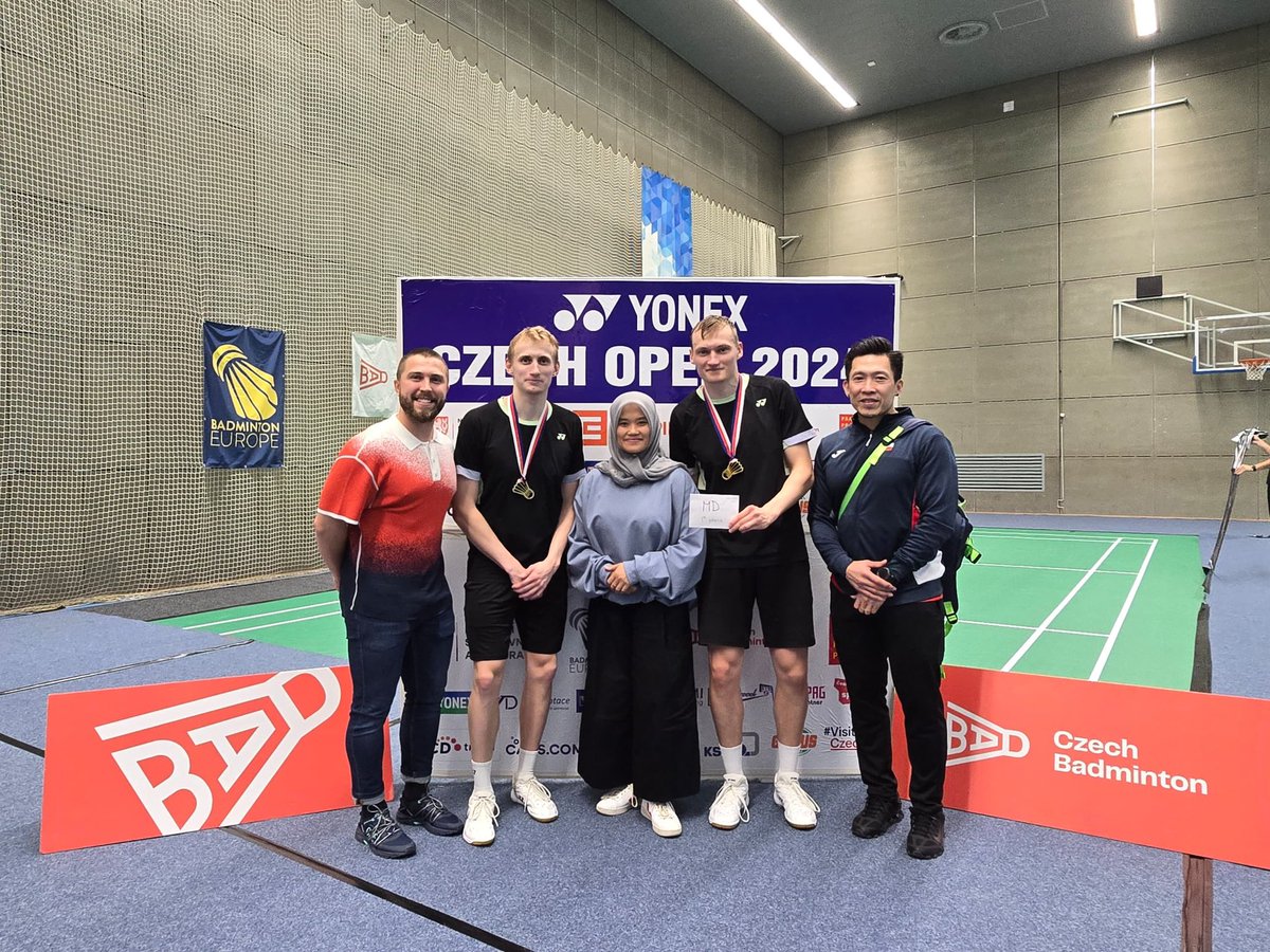 MYEmbPrague's tweet photo. H.E. Suzilah Mohd Sidek had the honor of presenting medals to the winners and runners-up of the women's singles at the Czech Open 2024 on October 20, 2024. At the tournament, Coach James Chua, led the Czech team to victory in the men's double. At the sidelines, Her Excellency met https://t.co/3wpN2MnK4q