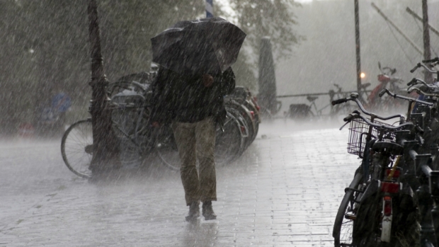 Meteoroloog: ‘Nu al meer regen gevallen dan normaal in een heel jaar’ -  internetbode.nl/halderberge/l/…