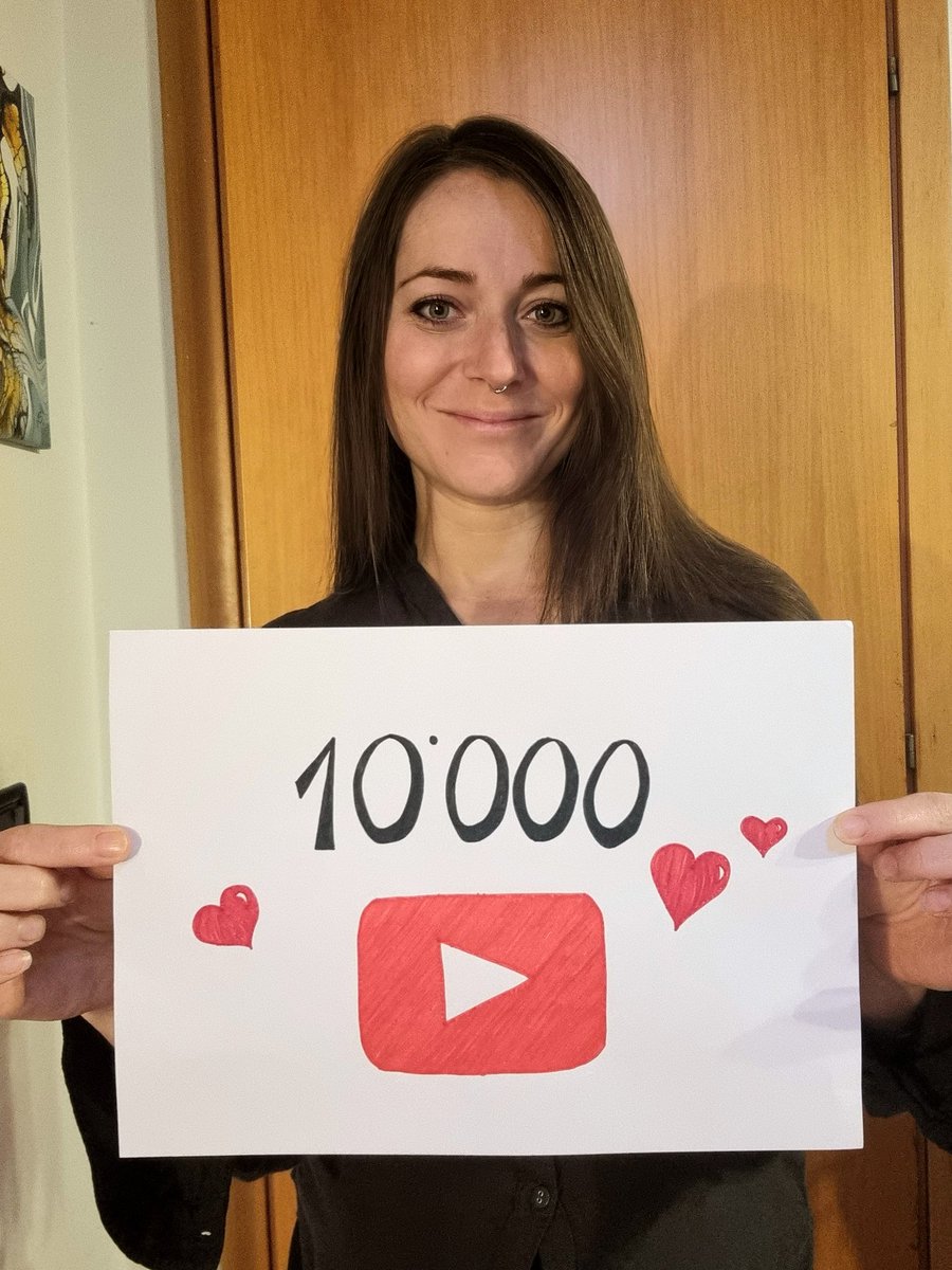 I reached 10k subscribers on my Youtube art channel! 🥰❤️
Just THANK YOU!

Wanna learn fluidart? Check my bio