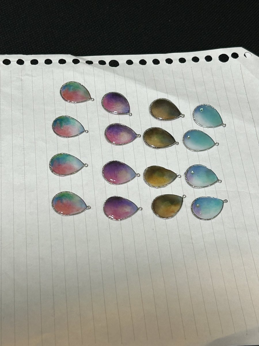 刻々といきもにあが迫る中、粛々と準備をしています…
タナゴピアスのパーツ、出揃いました。