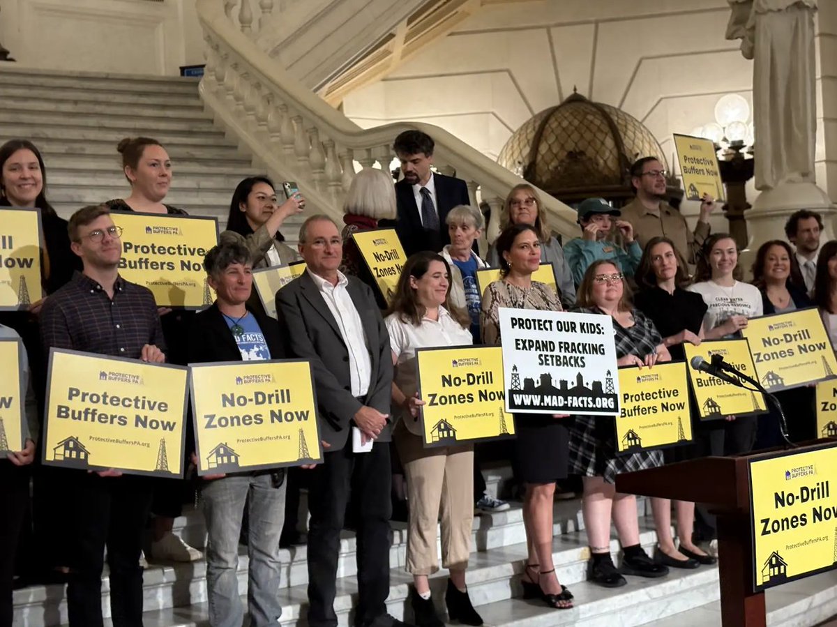 Today, environmental and health groups gathered in Harrisburg to call on Pennsylvania to require minimum setbacks from fracking wells to protect Pennsylvanians.

Read the press release: cleanair.org/no-drill-zones…