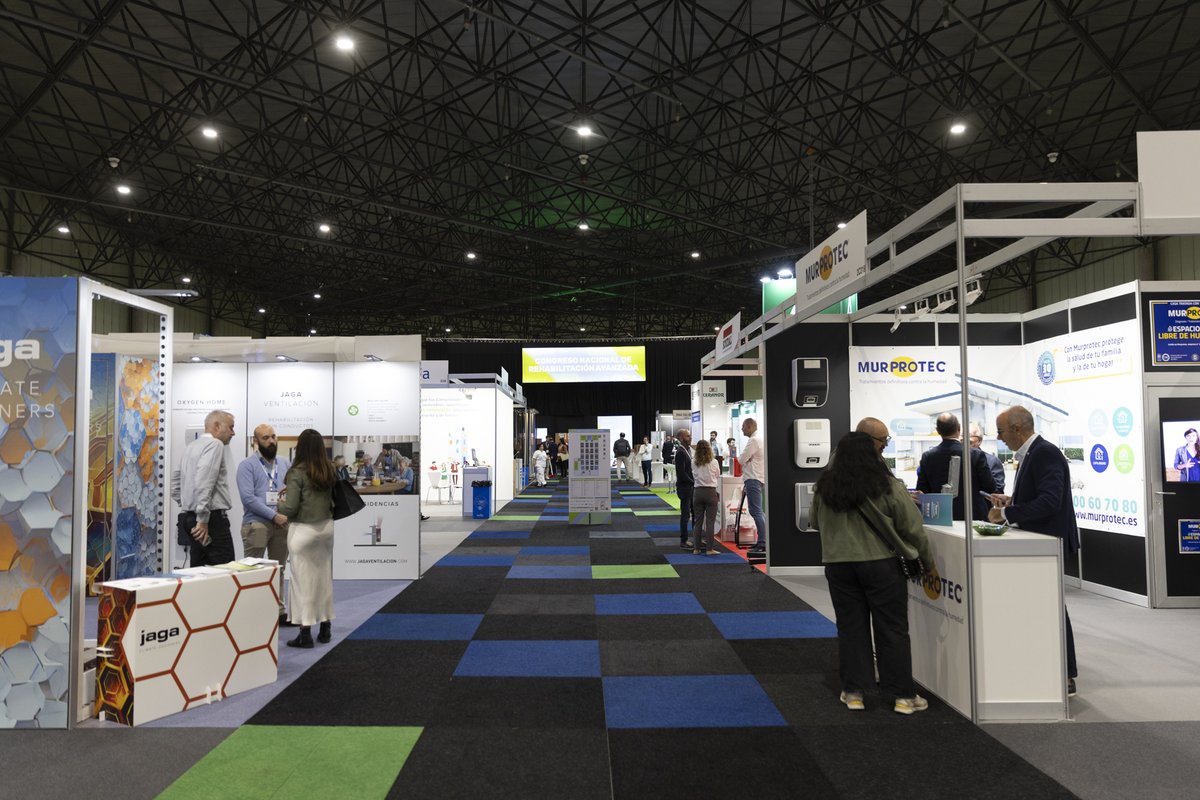 CGATEsp's tweet photo. Sevilla ha acogido la primera edición de #RebuildRehabilita24, un encuentro profesional en el que se han dado cita instituciones públicas, empresas privadas y profesionales del sector de la rehabilitación de edificios. https://t.co/q606gxEARF