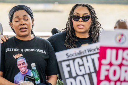 Alexarmstrong's tweet image. Chris Kaba’s mother asked to extend the judicial decision not to allow the press to report on Kaba’s criminal background.

She DID push for the officers name to be made public, however.