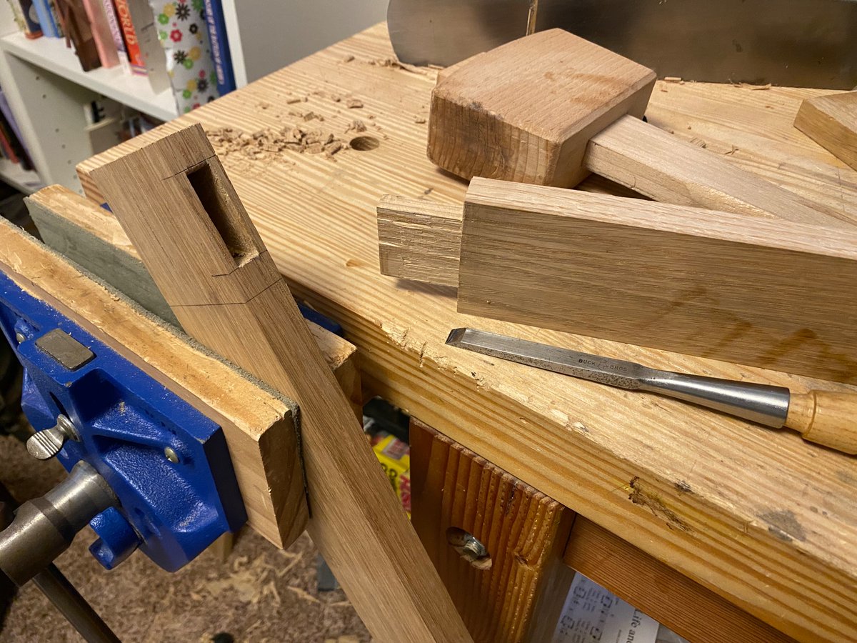 jwied73's tweet photo. @NoJesuitTricks I’ve got a Yost quick-release vise. Got it for $60 6 years ago and it’s given me no problems. It revolutionized my work https://t.co/WI0zzMKJxj