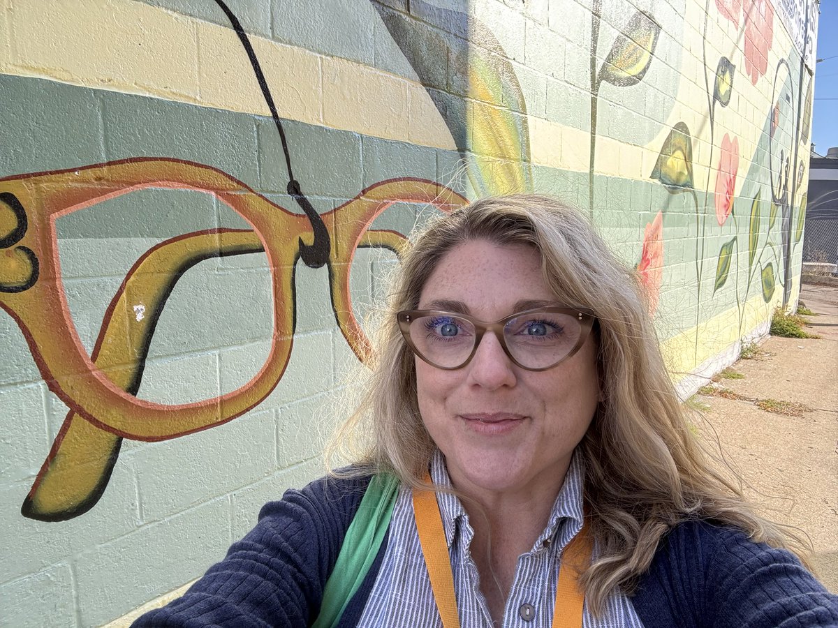 Had a great time at my first #ComNet conference! Made some great connections &amp; really enjoyed the sessions I attended. Grateful for the opportunity to combine learning, skill-building &amp; fun in #KansasCity. 

<a href="/TheComNetwork/">The Communications Network</a>