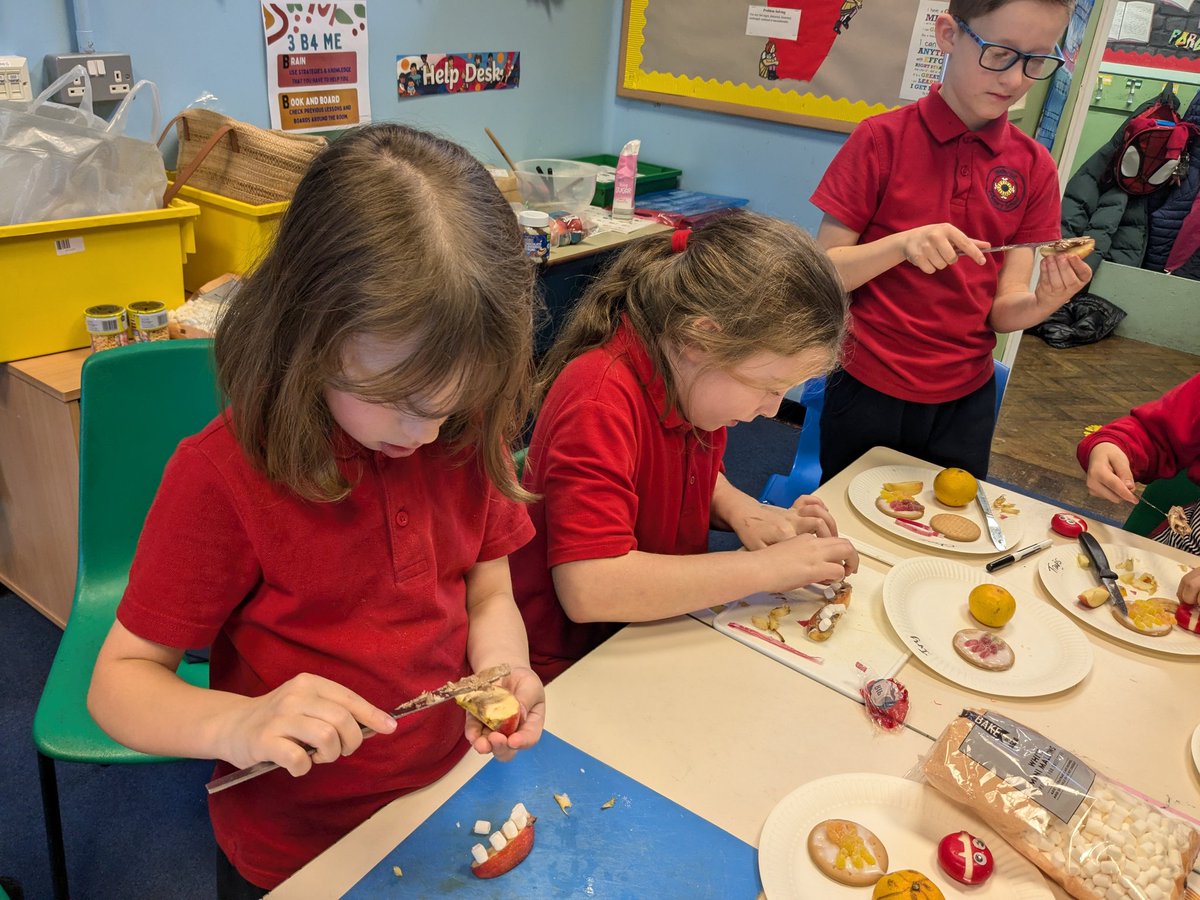 Year four have enjoyed making spooky Halloween treats in cookery club today!