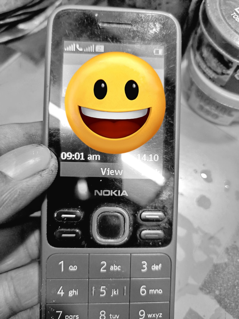 LogiXpress_co's tweet image. &quot;LogiXpress hai aapka delivery ka number, 📞
Jaise keypad phone pe ho ek perfect slumber! 😴
Fast aur reliable, hum hai aapka choice,
Har package ki delivery pe, suno hamari voice! 🚚
Old school vibe, modern service ka touch,
Aapka trust hai hamara asli crutch! 🌟 #LogiXpress&quot;