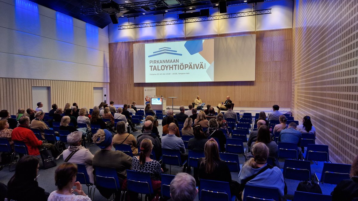 JJKoutonen's tweet photo. Pirkanmaan Taloyhtiöpäivä Tampere-talossa huipentuu Tähtihetkeen, jossa Kiinteistöliiton Janne Salakka jututtaa asuntosijoittaja, airbnb-host Suvi Kinnusta. #taloyhtiö #asuntosijoittaminen https://t.co/uQ8jeHtcH8