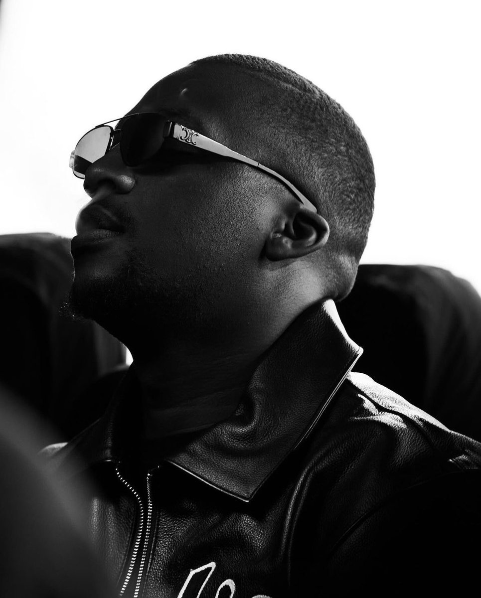 ⌚️🎱 Les chiffres de "CARTIER SANTOS" après 1 mois sont exceptionnels : 

▫️1er du top Spotify depuis 14 jours  
▫️550.000 streams/jour en moyenne sur Spotify depuis sa sortie pour ~17M de streams en tout 
▫️5M de vues Youtube sans clip 

Le morceau est en train de tout casser 🔥