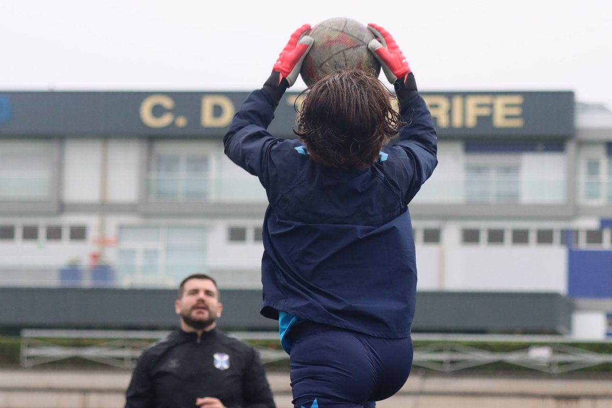 CD Tenerife 🏴 (@cdtoficial) on Twitter photo 🧤 Comienza el programa de tecnificación de porteros de la #CanteraCDT ⚪️🔵
💻 tinyurl.com/2ptdvces
<a href="/CdtCantera/">CanteraCDT 🏴</a> <a href="/CDTFundacion/">Fundación Canaria CD Tenerife 🏴</a> <a href="/Danihs21/">Dani Hernández</a> #AmorEterno 🧤 Comienza el programa de tecnificación de porteros de la #CanteraCDT ⚪️🔵
💻 tinyurl.com/2ptdvces
<a href="/CdtCantera/">CanteraCDT 🏴</a> <a href="/CDTFundacion/">Fundación Canaria CD Tenerife 🏴</a> <a href="/Danihs21/">Dani Hernández</a> #AmorEterno