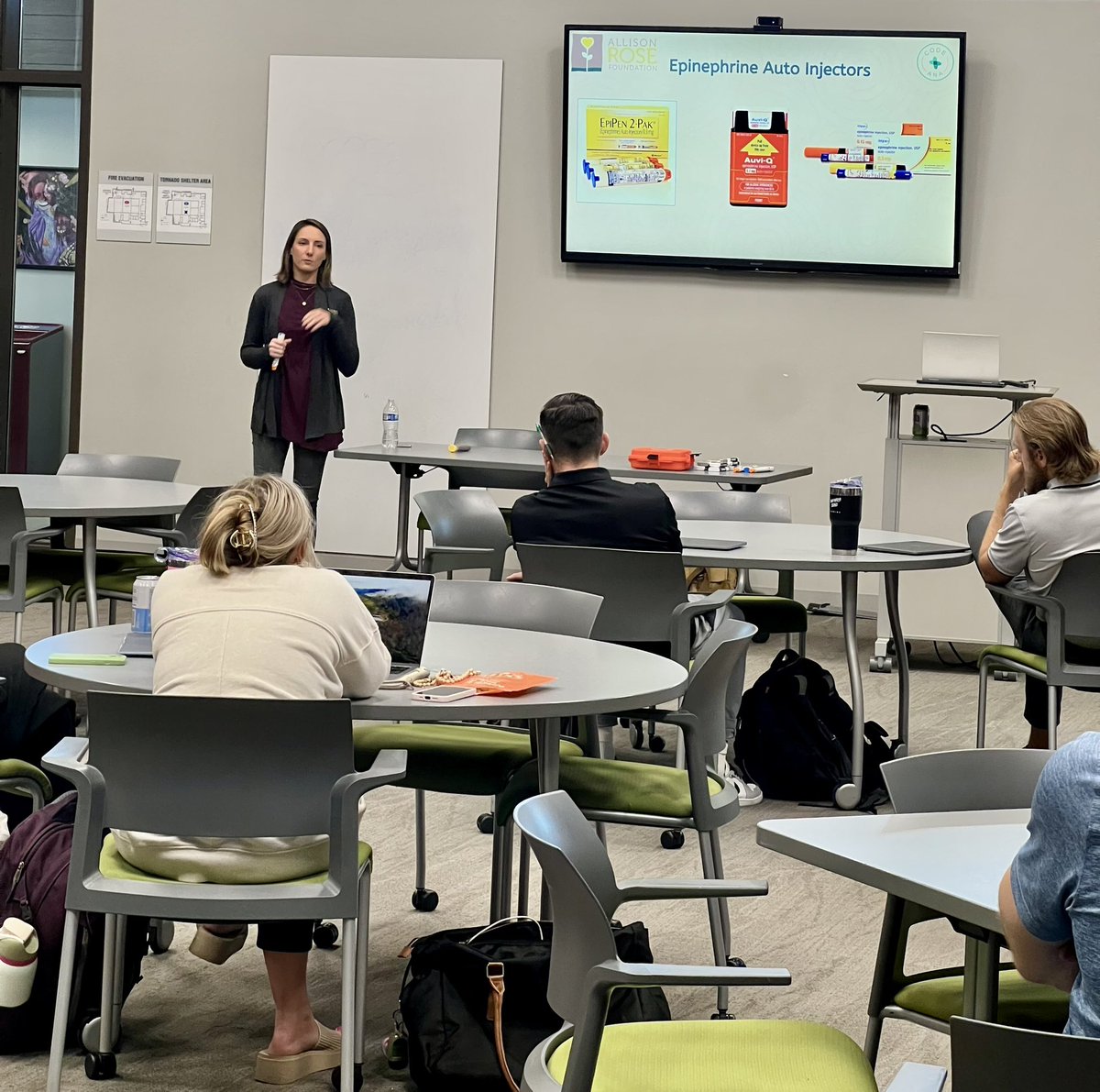 allisonrosefdn's tweet photo. Started our week at @mentorschools training their new staff about food allergies, anaphylaxis and epinephrine auto-injectors. https://t.co/YjIU9SZMwy