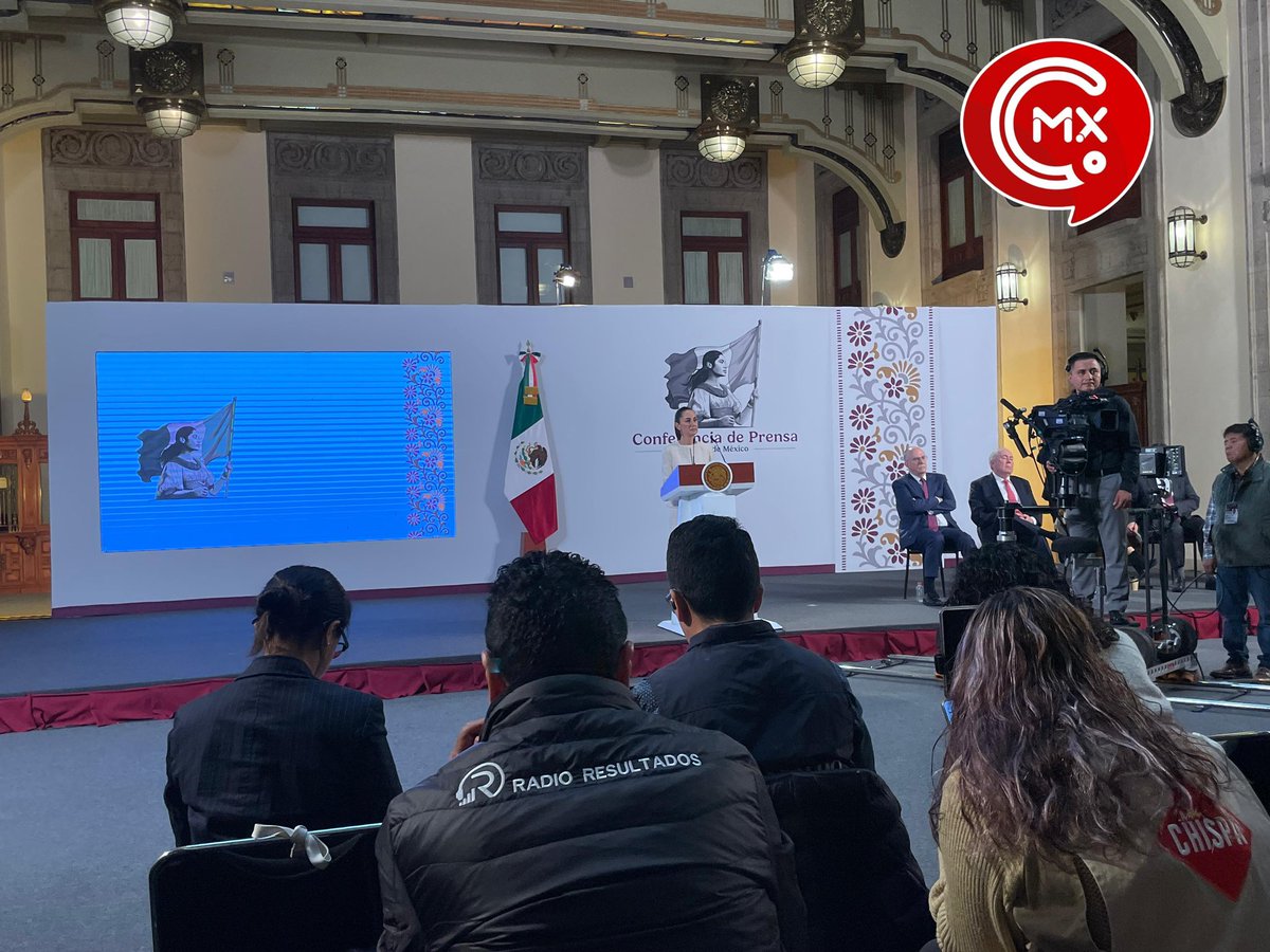 CorresponsalsMX's tweet photo. 🔴https://t.co/T4OuScG0Re en su primera cobertura en las “mañaneras del pueblo”encabezadas por la #Presidenta Claudia #Sheinbaum, en el salón de tesorería al interior de Palacio Nacional. 

🔴No te pierdas lo más relevante de la conferencia.

🔴Síguenos en nuestras redes sociales y visita nuestro sitio Web. 

🙋🏽‍♂️Eric Vilchis, enviado.

💻Facebook: https://t.co/T4OuScG0Re 

📲X: @CorresponsalsMX 

📰Portal: https://t.co/YgXS5zWHag 

@Claudiashein @GobiernoMX