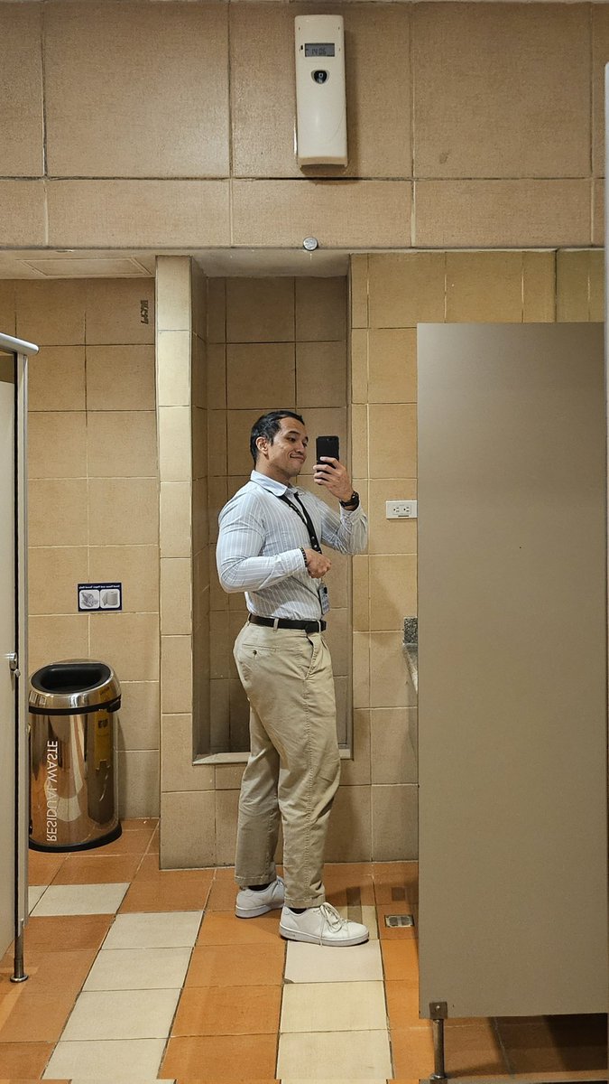 chicococrunch_'s tweet photo. RTO'd today and my friend, who I haven't seen in months, complimented how big my back, pecs and arms are na daw ๐
TBF, last time we saw eo in March, I was still on the flubbier side.
Kaya isa sa fave colleagues ko to eh, ang lakas kasi mag-ego boost haha! #RTOotd https://t.co/m2kFG2dXia