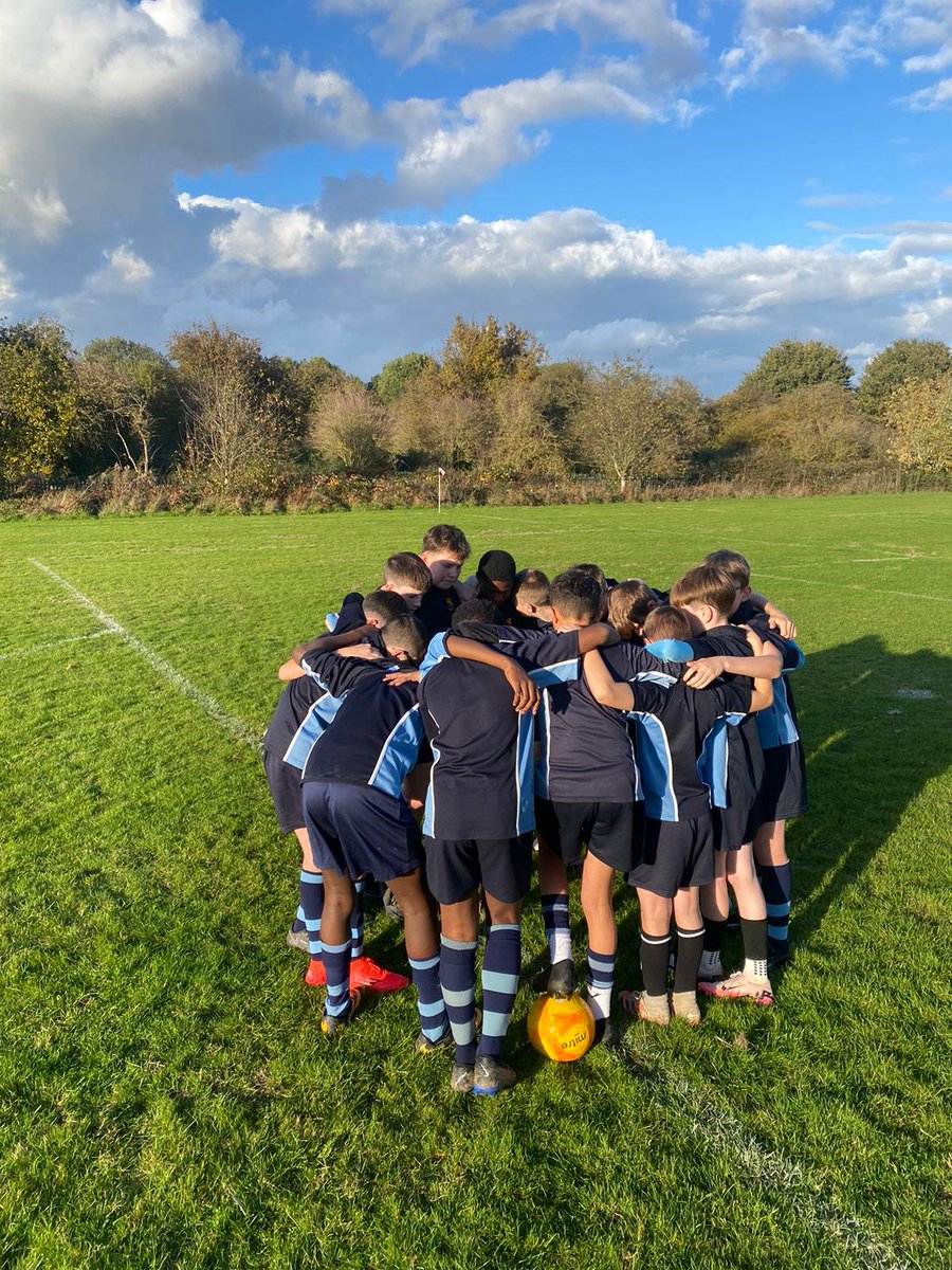 A great second half performance by our Year 8 football team this afternoon 👏😊💪. Showed great character throughout the whole game! Well done gents 👍
