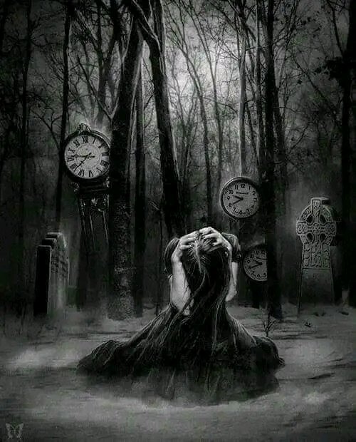 تهزمنا الذاكرة لأنّ لها عملاء يقيمون فينا ، يديرون شؤونها لحساب حبيب ، يتآمرون علينا لمصلحته. كلّ حواسّنا تعمل لديه ، البعض بمرتبة ضابط اتّصال ...!!

✍لـِ أحلام مستغانمي...♡