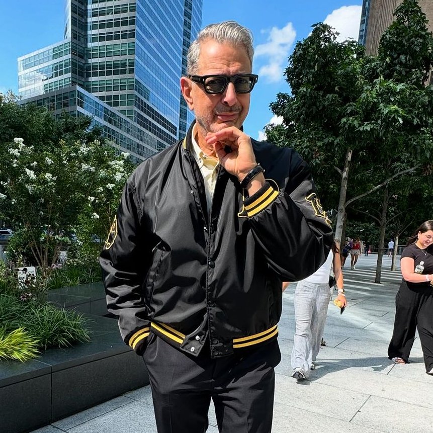 ComplexPop's tweet photo. HBD to the legend Jeff Goldblum, who turns 72 today 🎈 https://t.co/g0SdfkDTMt