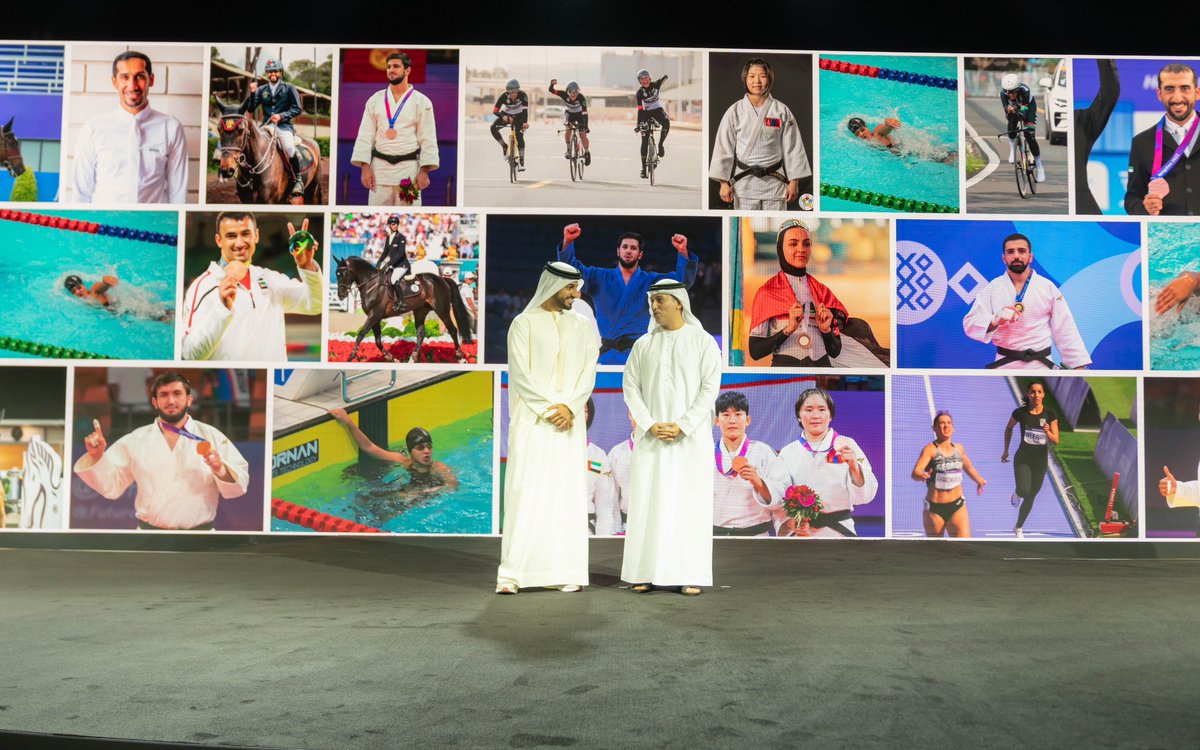 شهدنا اليوم الخلوة الرياضية والتي تعد الحدث الرياضي الأول من نوعه على مستوى الدولة بتنظيم وزارة الرياضة، ومشاركة وزراء ومسؤولين ولاعبين أولمبيين، نسعى جميعًا لتطوير سبل دفع عجلة التنمية الرياضية خلال العقد المقبل، وناقشنا العديد  من المبادرات والمشاريع الهادفة لتعزيز تكامل جهود