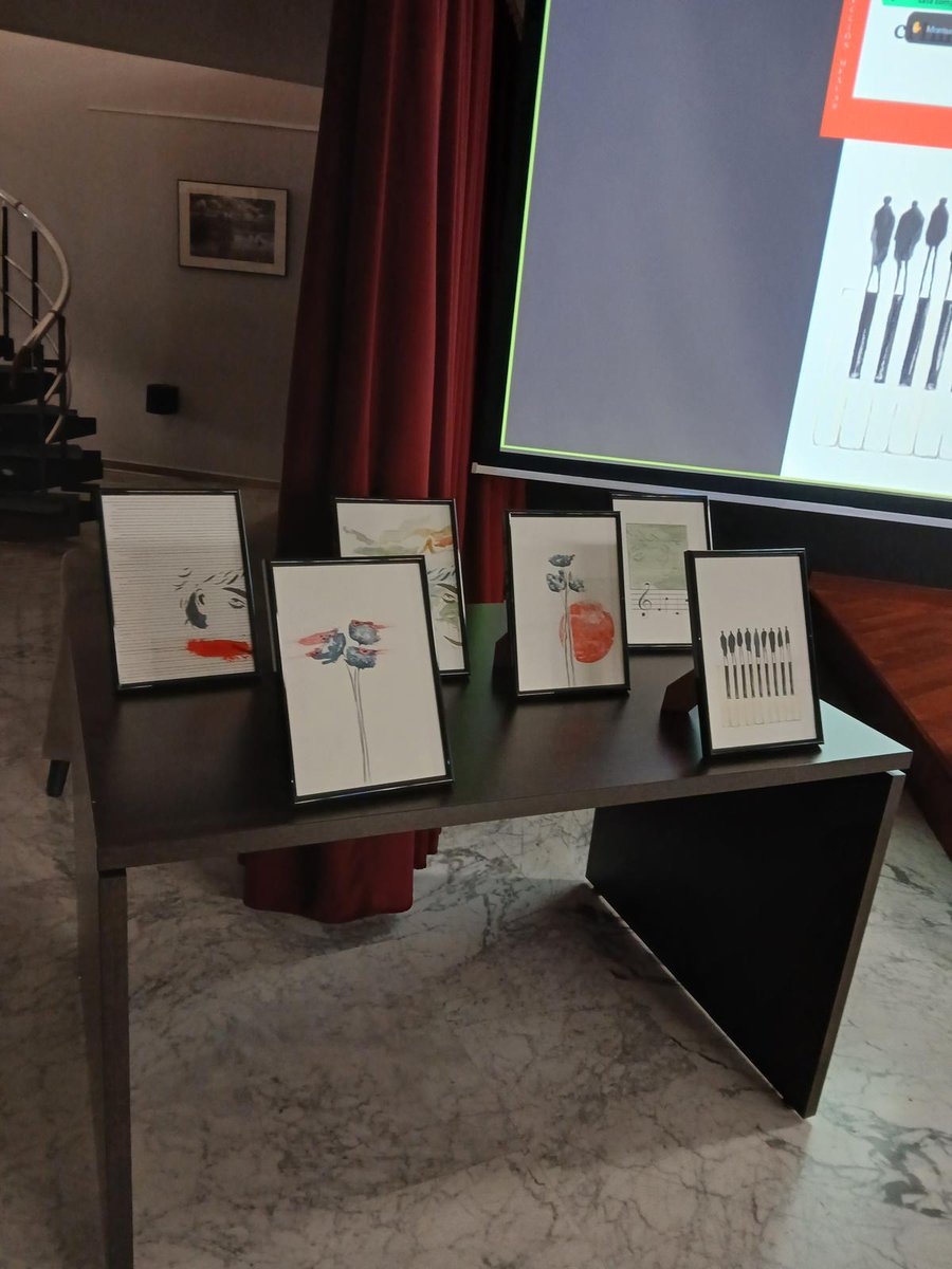 BojadorGrupo's tweet photo. ¡Ayer pasamos una tarde fantástica en #SCIAS 😍!
Gracias a las organizadoras, a #JordiMuñoz por acompañarnos siempre y al público que participó en la presentación de forma presencial y también online.
Y un agradecimiento especial a #MichaMarco por ilustrar nuestros relatos 😘 https://t.co/pWmFgC3mEa