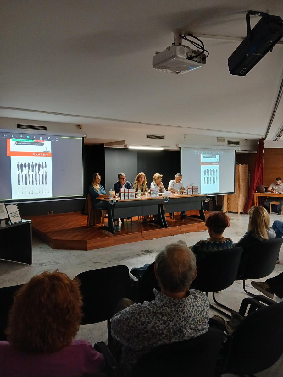 BojadorGrupo's tweet photo. ¡Ayer pasamos una tarde fantástica en #SCIAS 😍!
Gracias a las organizadoras, a #JordiMuñoz por acompañarnos siempre y al público que participó en la presentación de forma presencial y también online.
Y un agradecimiento especial a #MichaMarco por ilustrar nuestros relatos 😘 https://t.co/pWmFgC3mEa