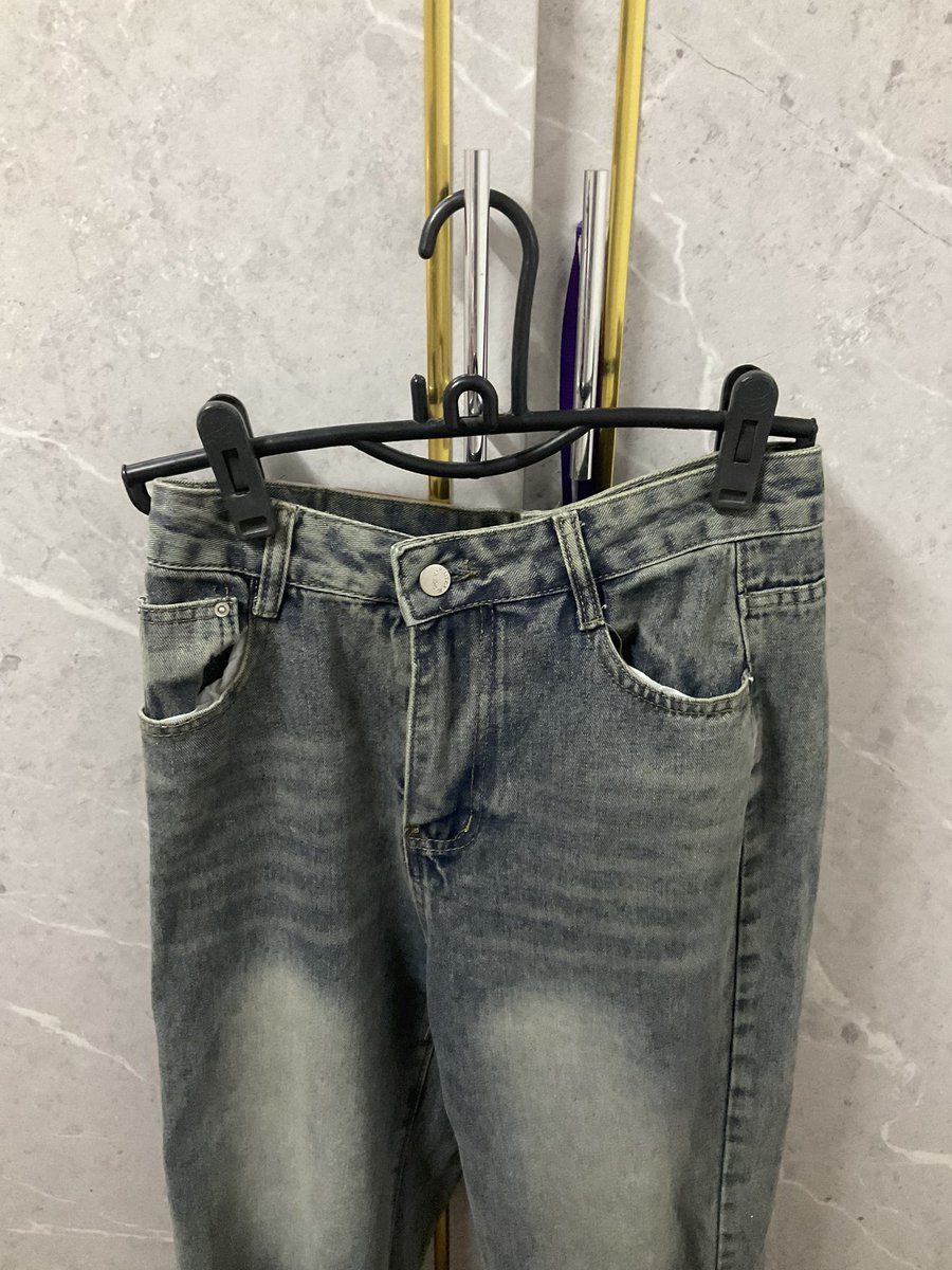 soheeyaa's tweet photo. ส่งต่อ ￼BAMBOO JEANS กางเกงยีนส์ทรงกระบอกกลางเอวสูง สี moonlight ไซส์ L เอว 28-29 ราคา 200 รวมส่ง from 437 เคยใส่1 ครั้ง #vgh #onniiroom #cintage #ส่งต่อcintage #ส่งต่อstylist #stylist #ส่งต่อdasique #ส่งต่อเสื้อผ้า #ส่งต่อเสื้อผ้ามือ2 #ส่งต่อเสื้อผ้าราคาเบาๆ https://t.co/ybsT3UbObE