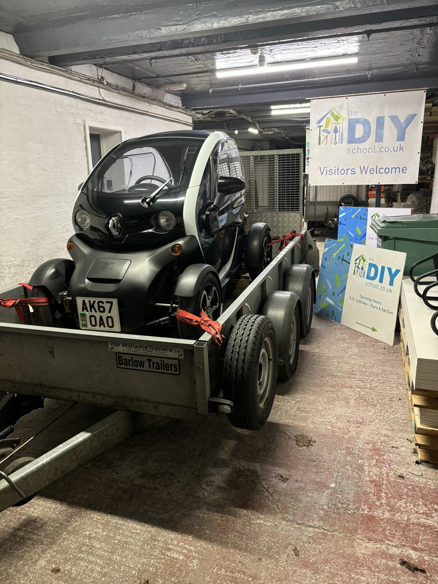 Our new town runaround. 
Can’t wait to see it in it’s DIY School livery. 

2 bags of plaster in the back max, we reckon. 

Don’t know where the step up and paddle mixer will go though 😳

#Renault  #twizy #ev #DIY #plastering #CleanAir