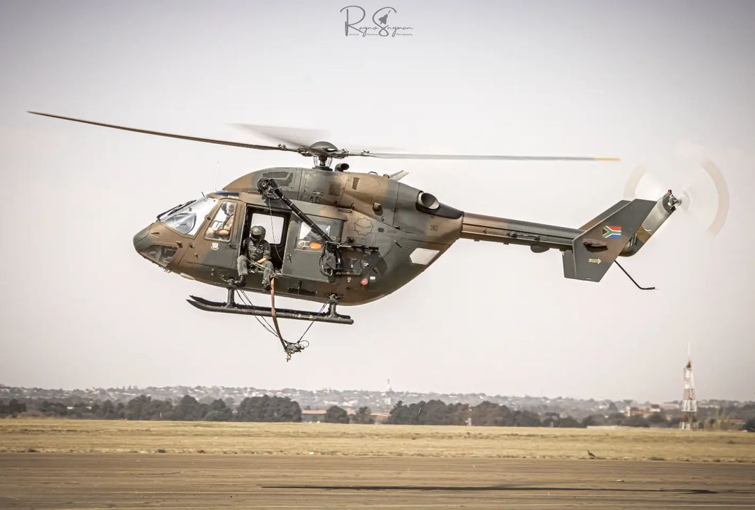 JUSTHELICOPTERS's tweet photo. @raynosnymanphotography The BK boys are always up to something. SAAF BK-117 doing things.
#bk117 #helicopters #rotorcraftpro #airforcehelicopter #southafricanairforce #pilot #helicopterpilot #rotorcraft https://t.co/D8PhlRC2Qy