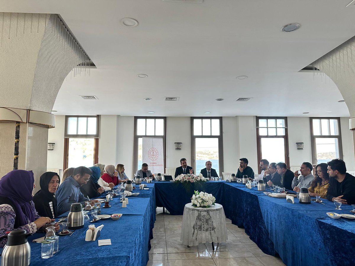 MEB Temel Eğitim Genel Müdürümüz Sayın Ebubekir Sıddık Savaşçı, Beykoz Şehit Hasan Kaya Ortaokulu, İstanbul Güzel Sanatlar  Müzik Ortaokulu ve Kitap Yazma Komisyonunu  ziyaret etti. <a href="/tcmeb/">Millî Eğitim Bakanlığı</a> <a href="/Yusuf__Tekin/">Yusuf Tekin</a> <a href="/mebtegm/">Temel Eğitim Genel Müdürlüğü</a>  <a href="/ebubekirsavasci/">Ebubekir Sıddık Savaşçı</a> <a href="/istanbulilmem/">İstanbul İl Millî Eğitim Müdürlüğü</a> <a href="/MucahitYentur/">Murat Mücahit Yentür</a>