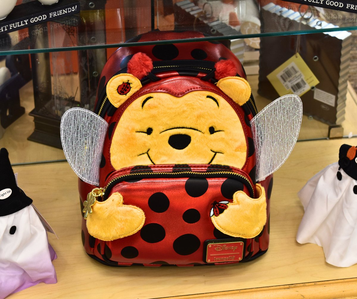 FredricksHM's tweet image. Boo-tiful deals! 👻🎃 Our Halloween sale is here, and everything is 50% off! Come in and grab your spooky finds.

#fredrickshallmark #halloweensale #halloweendecorations #nightmarebeforechristmas #hocuspocus #giftshops #hallmark #hallmarkstores #halloweenkitchenaccessories