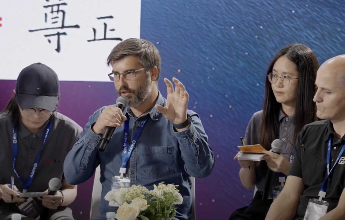 Flanders Scientific tweet media