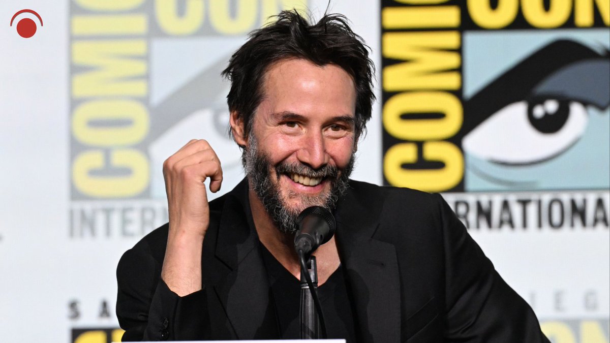 MediaEyeTweets's tweet photo. Keanu Reeves discusses his debut novel, The Book of Elsewhere at Royal Festival Hall tonight. #TheBookOfElsewhere https://t.co/xbB7kQN0kY