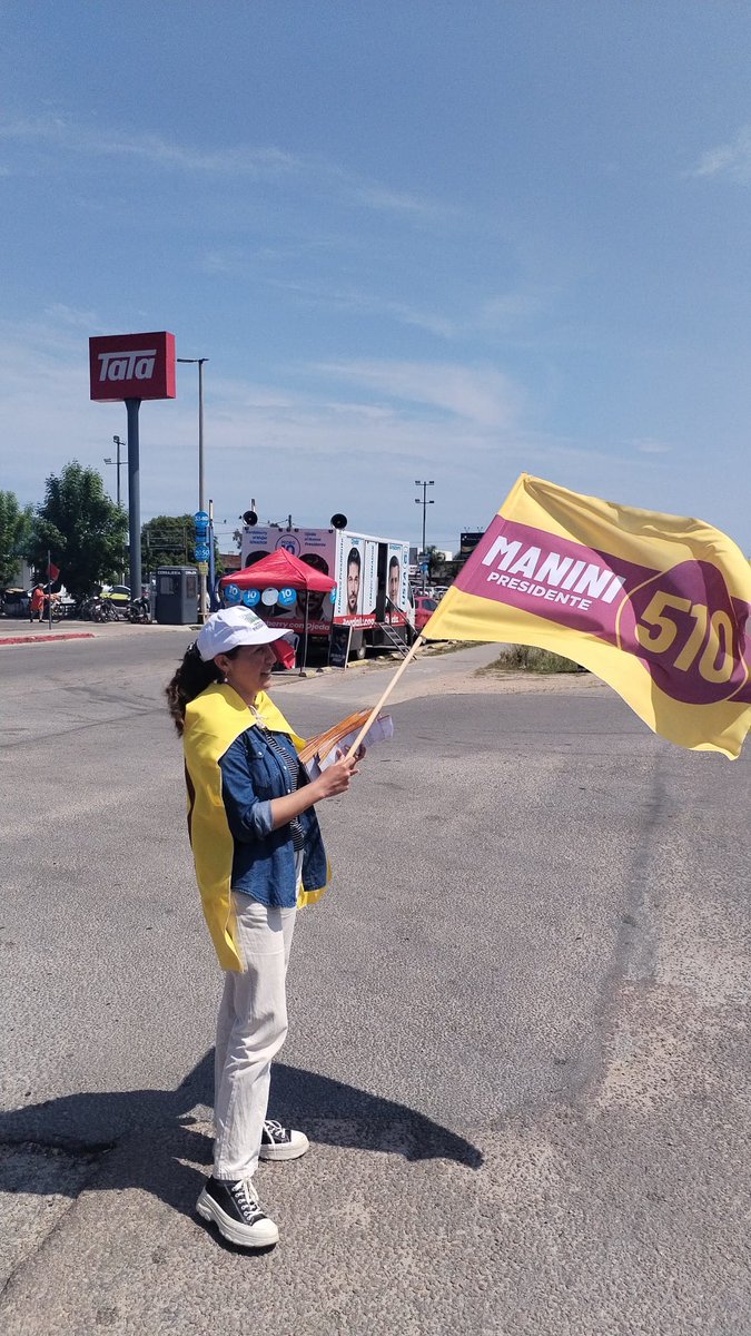 lista510's tweet photo. 📍 Ciudad de la Costa 
Pedí tu lista en los siguientes puntos:
- Geant
- Shangrilá
- Shopping de la Costa 
- Cabildo de Giannattasio y Río de Janeiro.
- Becú 
- AVDA Uruguay y Giannattasio 
- Médanos de Solymar 
- Pinar (Rotonda)

#ManiniPresidente https://t.co/ycilIif8c8