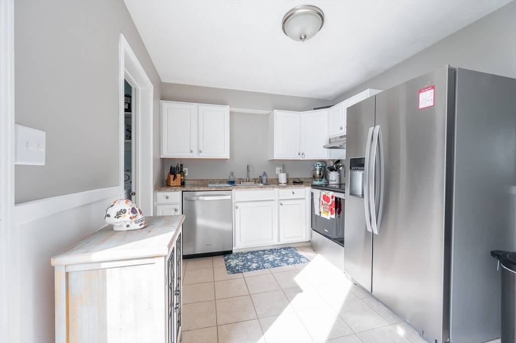 DuckworthHomes's tweet photo. 11 Al Pace Dr. #C, North Attleboro, MA 02760 just hit the market!

2 bed, 1.5 bath condo 

Take a look at this awesome space: https://t.co/QJ5brwpPcP https://t.co/RclNVa1eKv