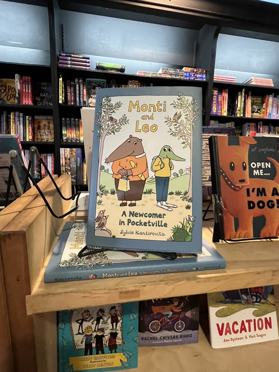 SylvieKant's tweet photo. Monti spotted in the wild! That shelf-neighbor!🤩
Thank you @skeetermeeter
HURRAY for independent book stores!
*
*
#MontiandLeo #EarlyReaders #Comics #GraphicNovel #ChapterBooks #ArtSpiegelman #IndieBookstores #LocalBookstores #IndieBooks
@walkerbooksus @Candlewick https://t.co/nQEwwQGmO1