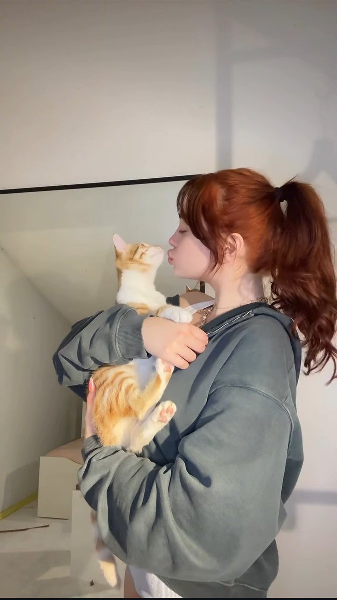 i love the interaction between this two <a href="/nihlekopan/">nihlekopan</a>  <a href="/lilikopan/">Lili</a> 
#NihleKopan