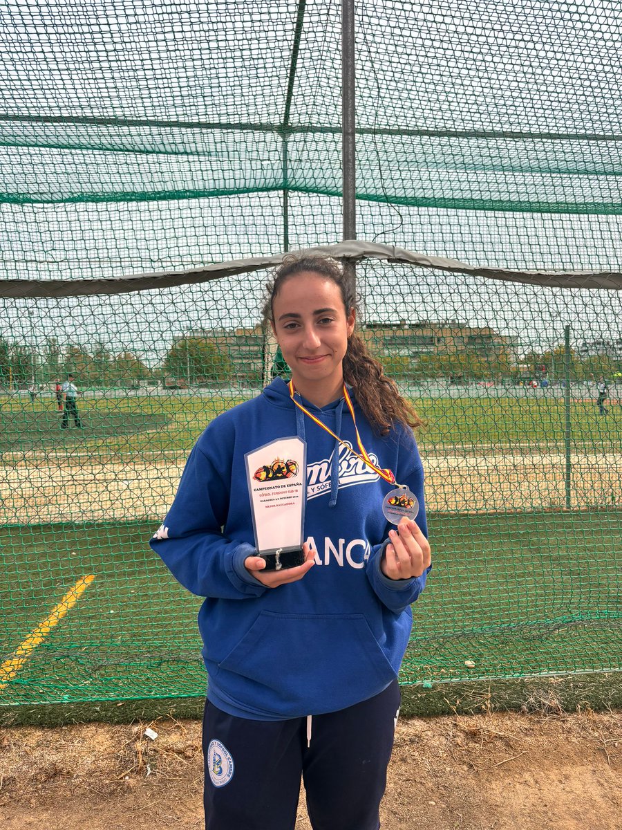 Club Béisbol y Sófbol Cambre 🍍🥎⚾ (@cbscambre) on Twitter photo Ayer terminó en el terreno de juego de Zaragoza de la mano del <a href="/cbmiralbueno/">Béisbol y Sofbol Miralbueno</a>, el Campeonato de España Sub-18 de sófbol!! 🙌🏼
Muy orgullos@s de nuestras chicas por el torneo tras conseguir el 10° puesto!! Y felicidades. Sara Expósito por ser la MEJOR BATEADORA del campeonato!! 💪🏼 Ayer terminó en el terreno de juego de Zaragoza de la mano del <a href="/cbmiralbueno/">Béisbol y Sofbol Miralbueno</a>, el Campeonato de España Sub-18 de sófbol!! 🙌🏼
Muy orgullos@s de nuestras chicas por el torneo tras conseguir el 10° puesto!! Y felicidades. Sara Expósito por ser la MEJOR BATEADORA del campeonato!! 💪🏼
