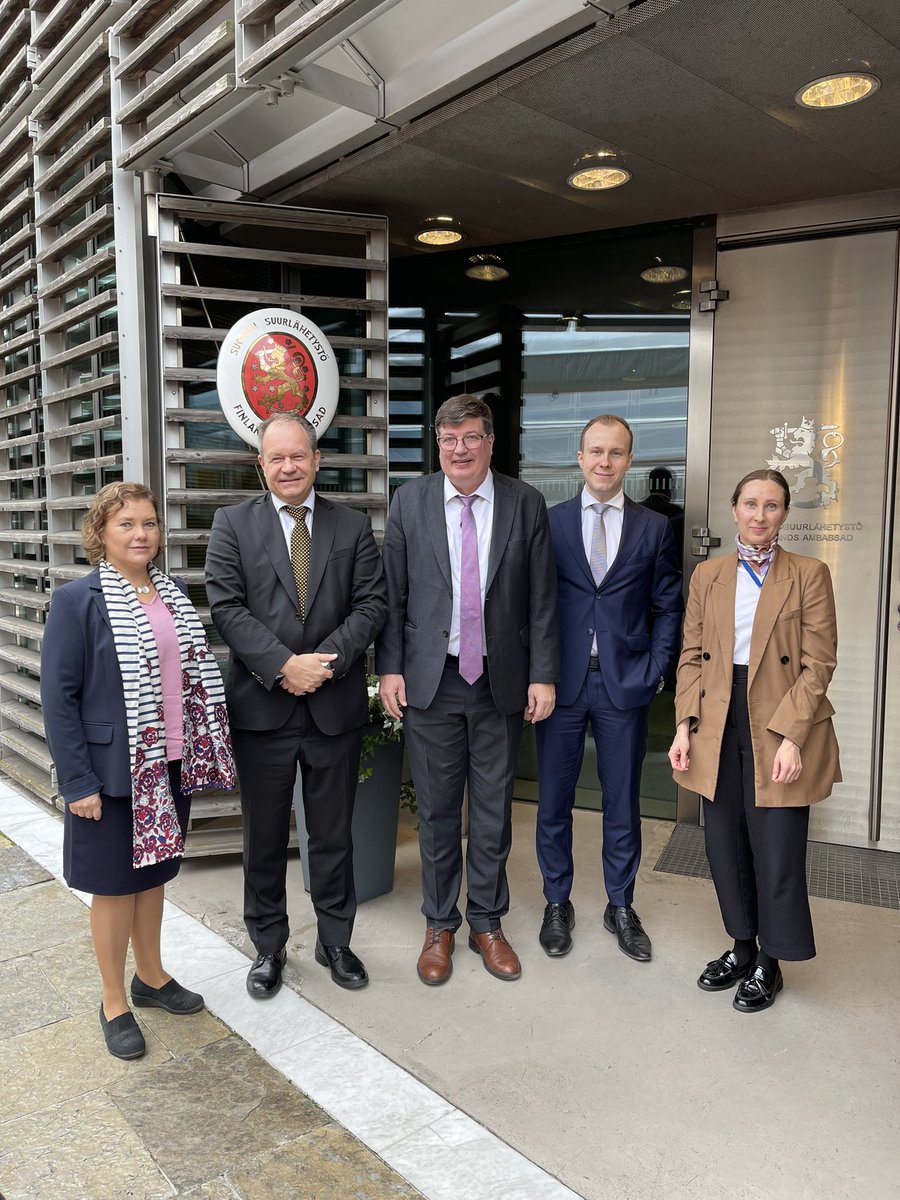 FinBotschaftDe's tweet photo. Arbeitsminister Arto Satonen besuchte heute Berlin, um am Deutschen Arbeitgebertag #DAT2024 teilzunehmen. Im Interview wurde der Minister u.a. daraufhin gefragt, was der deutsche Arbeitsmarkt von Finnland lernen könnte. 
 
Willkommen in Berlin @artosatonen! 🇩🇪 https://t.co/0K2F1KnVS6