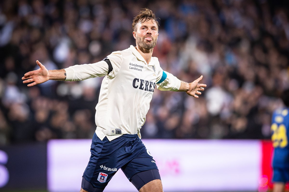 Coverage from the <a href="/Superligaen/">3F Superliga</a> match between <a href="/AGFFodbold/">AGF</a> and <a href="/BrondbyIF/">Brøndby IF</a> 👉gonzalesphoto.solwee.com/newsletter/501… #ultratwitteragf #Superliga #SLDK