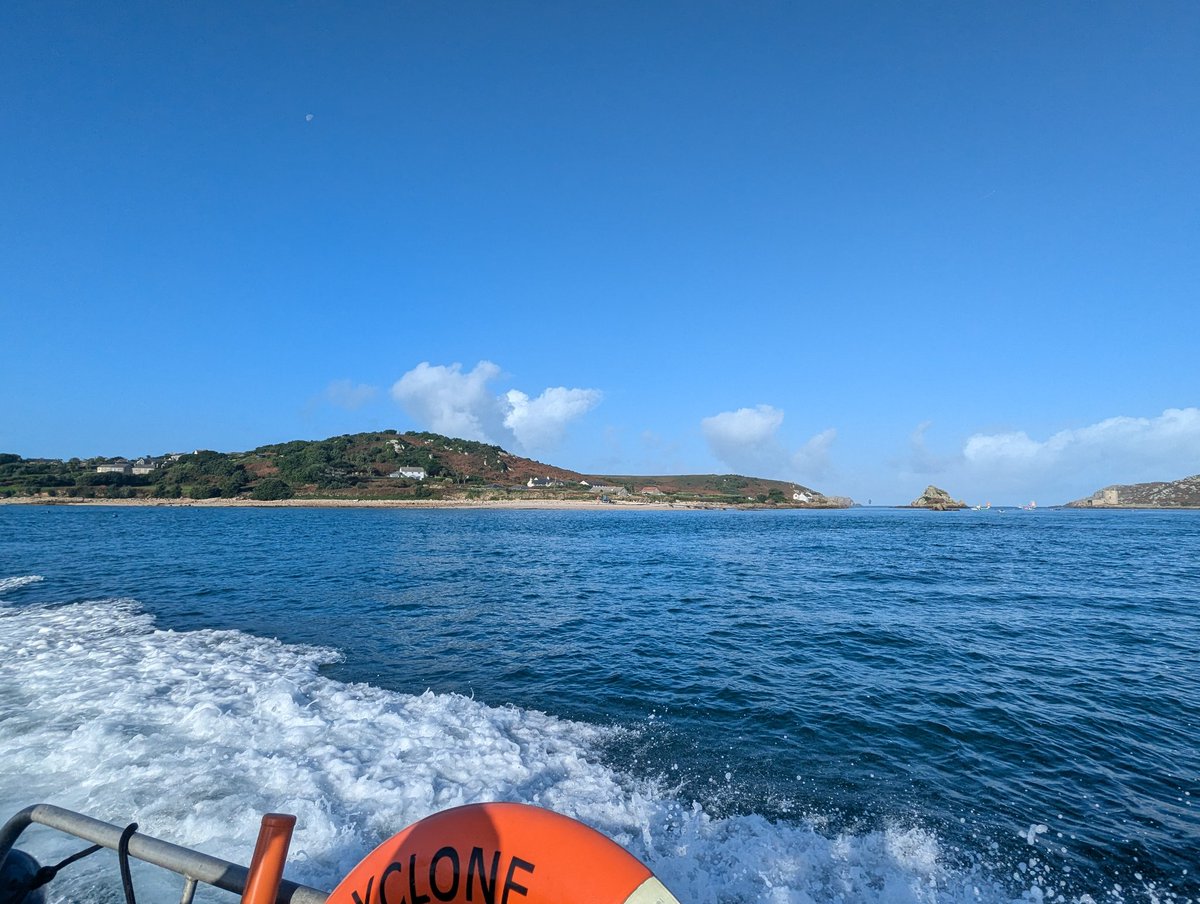 A day off Bryher on St.Agnes for all things small. First stop Least adders tongue, the smallest fern in the UK (about 5mm) followed by a Little Bunting shortly after, appeared on the beach briefly, before disappearing and not being seen again.
