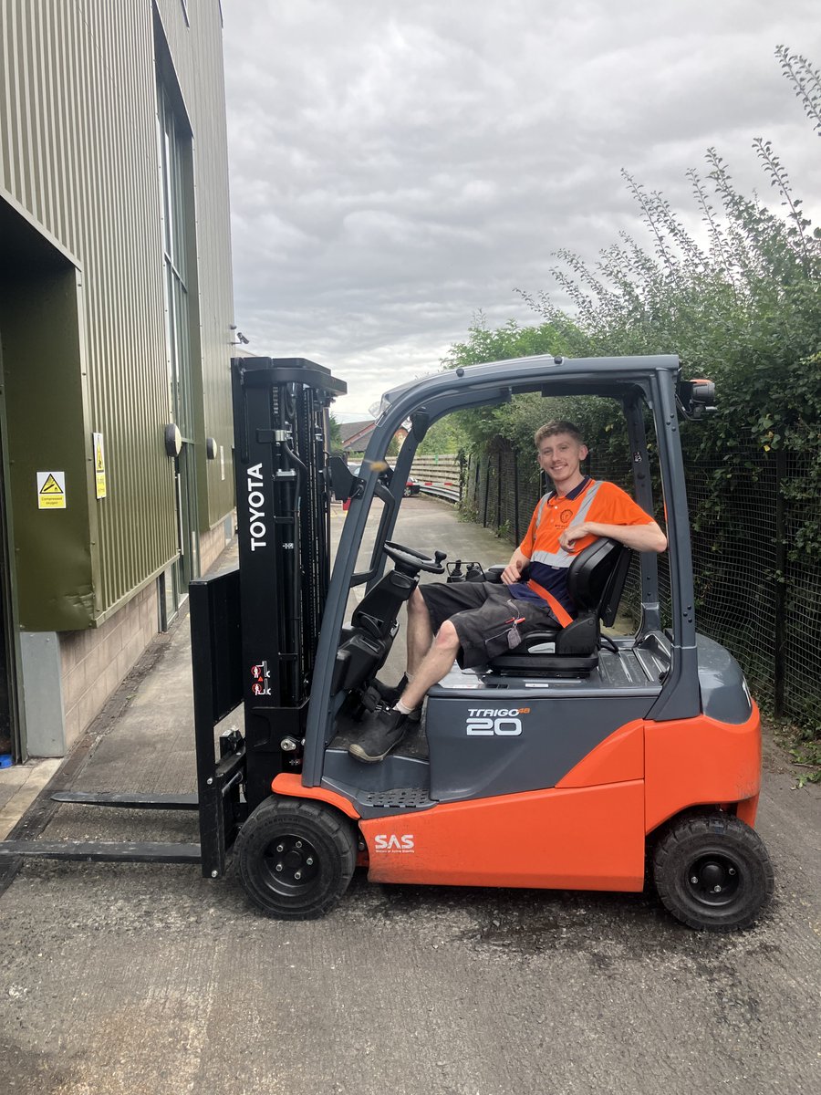 Greener Footprints Herefordshire (@greener_feet) on Twitter photo Making the switch to EV? <a href="/WyeValleyBrew/">Wye Valley Brewery</a> have five fork-lift trucks in use all day every day, and as they've come to the end of their life they've been replaced with new electric models like this one. Just one more to go! Their company car fleet is now all electric or plug-in Making the switch to EV? <a href="/WyeValleyBrew/">Wye Valley Brewery</a> have five fork-lift trucks in use all day every day, and as they've come to the end of their life they've been replaced with new electric models like this one. Just one more to go! Their company car fleet is now all electric or plug-in