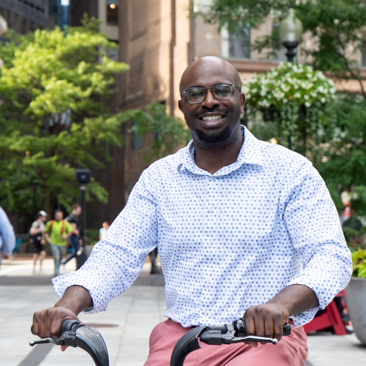 transitmatters's tweet image. 🧐 Did you know our Executive Director Jarred Johnson is from Oklahoma City?

🧵 OKC’s public transportation might not be as robust as Greater Boston&apos;s, but it’s undergoing many improvements!