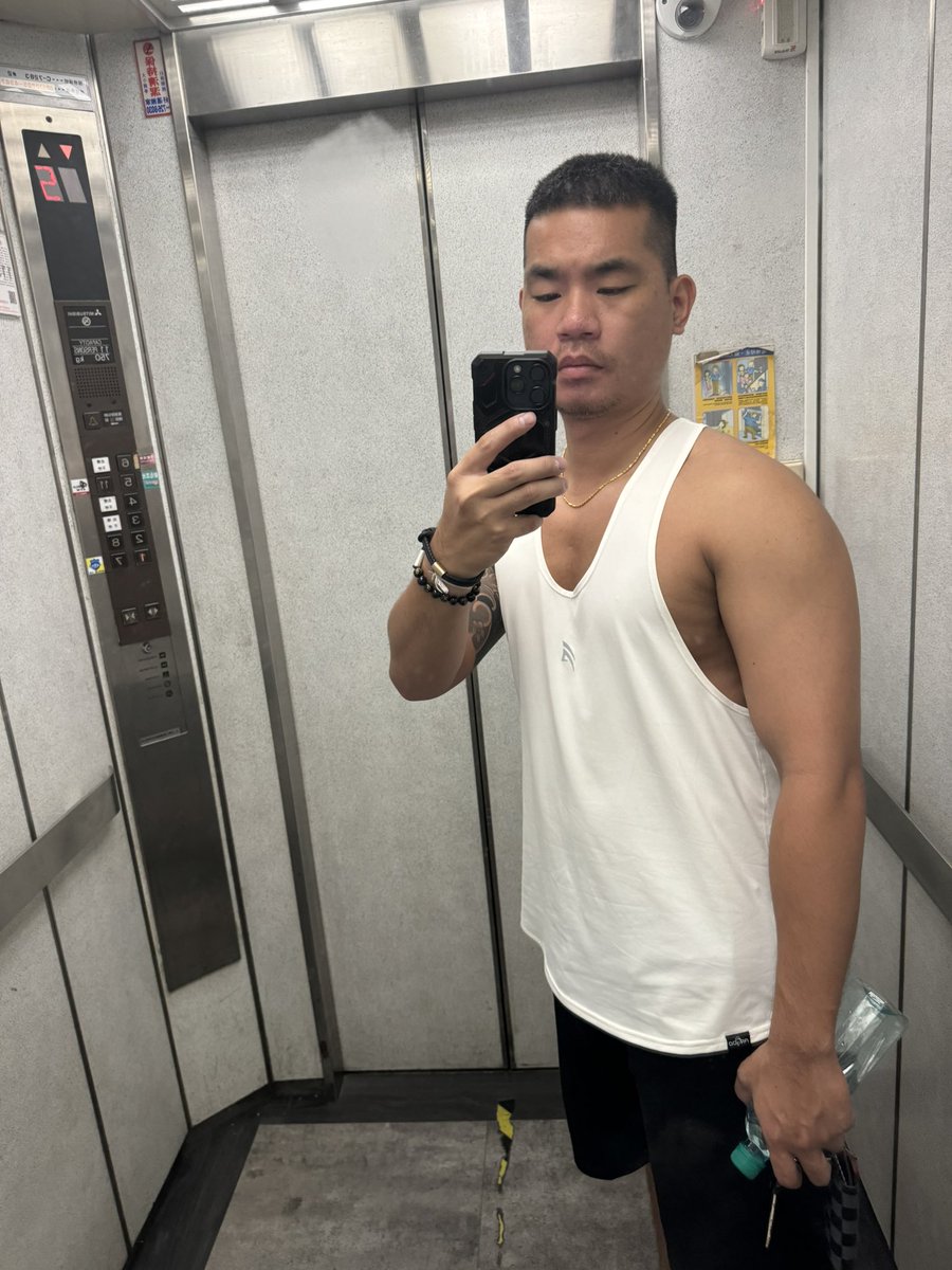 那個人一生要煩惱的事會不會太多….
啊我懷念我的金項鏈，何時才能重拾🥹