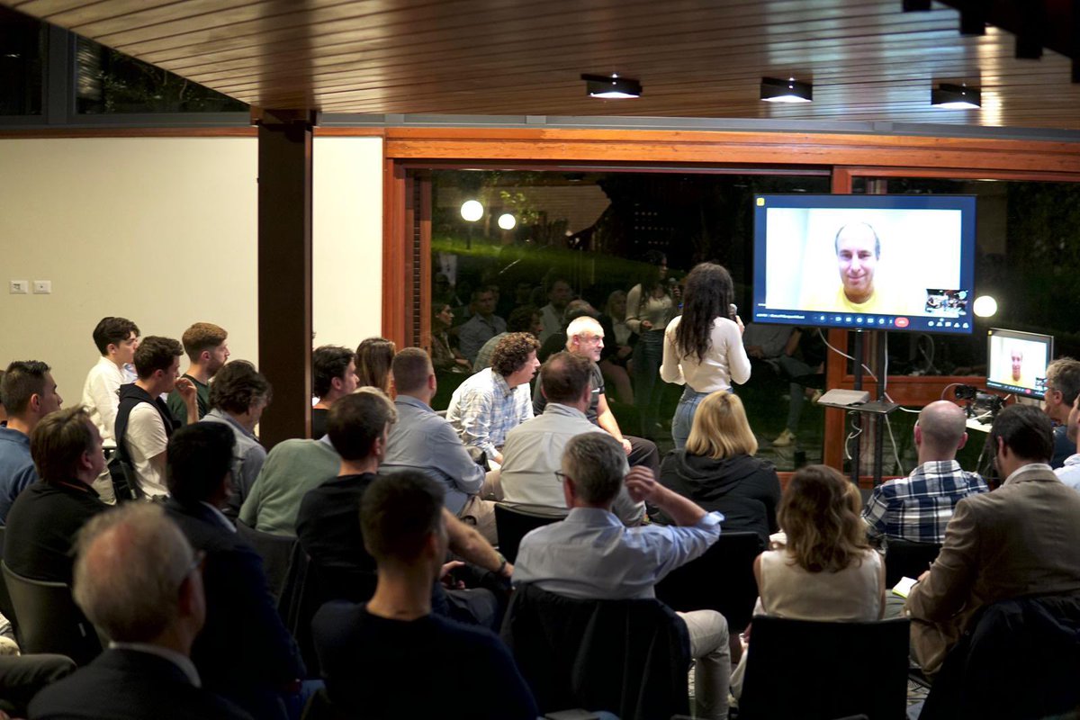 PiCampusRome's tweet image. Glad to welcome the Pizza AI Network to Pi Campus! Tonight, we had a fascinating chat about the future of #AI with @lukaszkaiser, co-inventor of the Transformer, the technology that paved the way for #GenerativeAI. We're all in for an exciting time ahead! 🚀