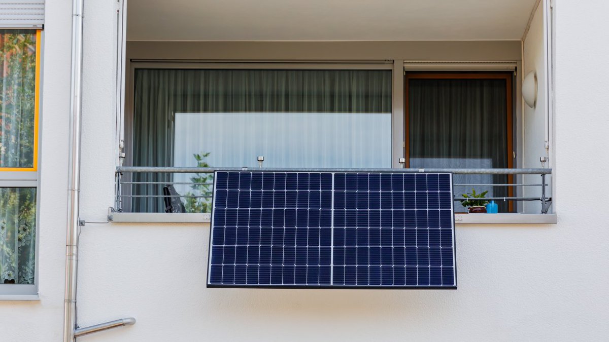 Les panneaux solaires "plug and play" autorisés en Belgique en avril 2025 dlvr.it/TFcbDx