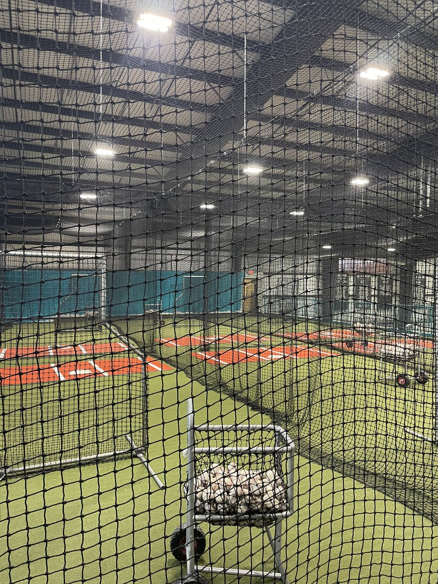 Who doesn’t like a nice upgrade! Our cages have been completed and look fantastic! Swing by and check them out as we kick off the offseason ! #STiKS