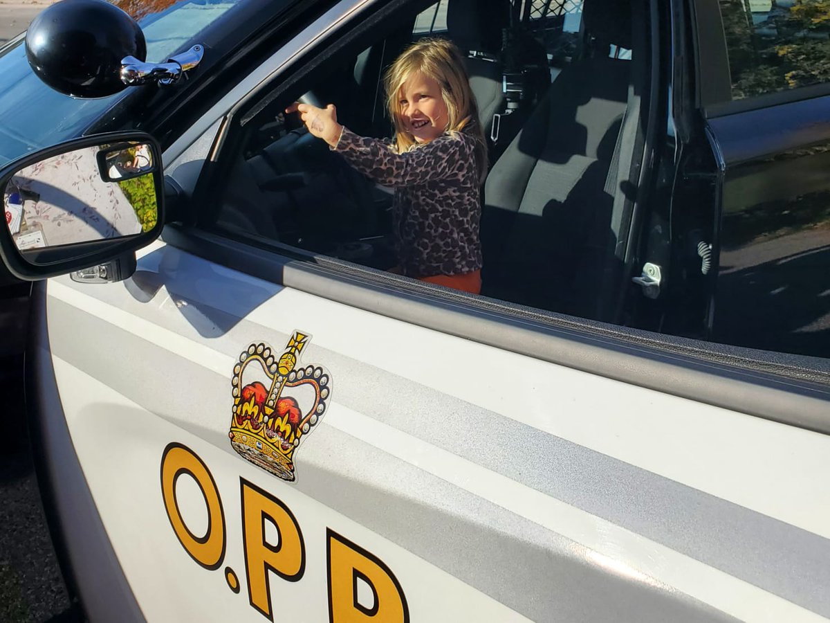 OPP_CR's tweet photo. #HurWOPP. Huronia Centennial Elementary School visited Fire Station #5 in #SpringwaterTwp for a fire safety and Halloween safety info session with local fire and police. #HalloweenSafety ^mo https://t.co/IlNt3D1ojn