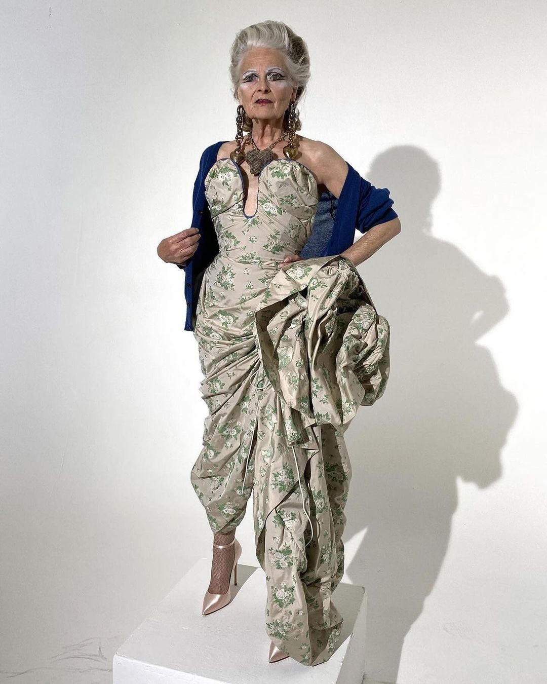 viviennewestwoodgoldlabel - Search / X